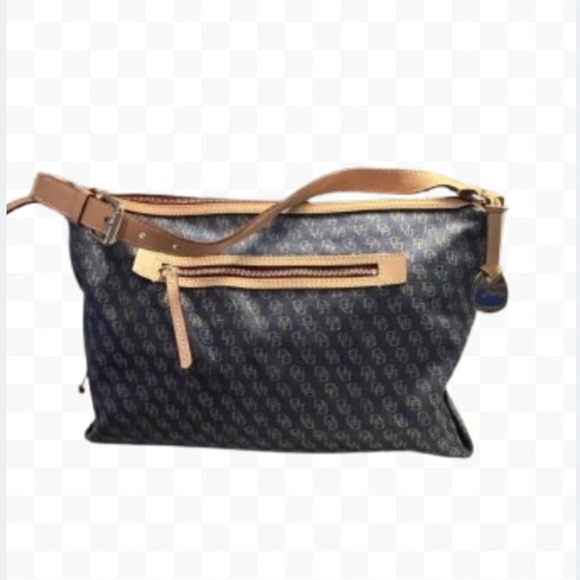 EUC Dooney and Bourke shoulder sac - Picture 3 of 7